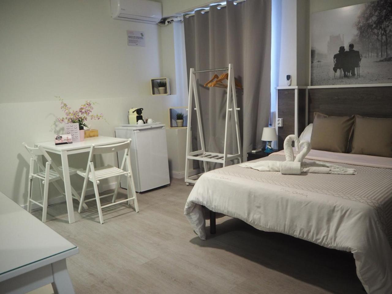 Valencia Suits You Centro Historico, Establecimiento Automatizado-Fast Auto Check In&Out, Solo Para Adultos-Adults Only Ngoại thất bức ảnh